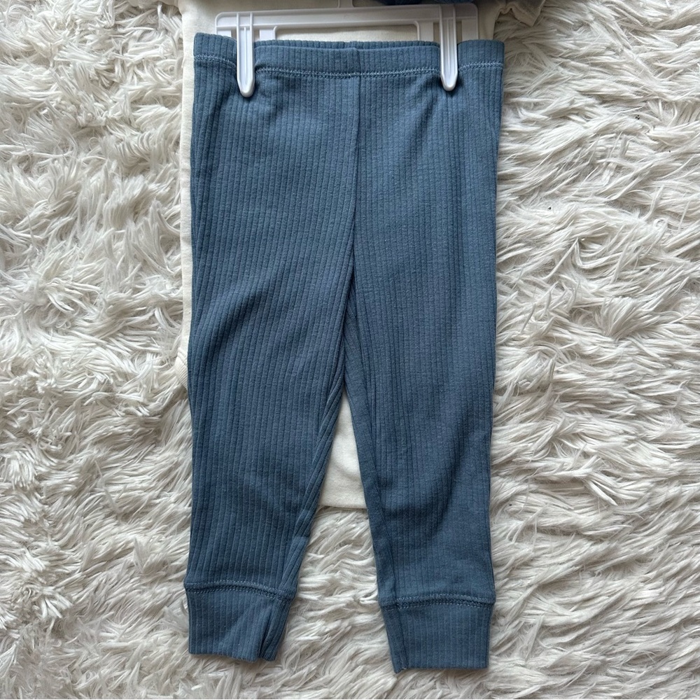 Carter's Outfit and Jumpsuit Bundle New With Tags Size 12 Months - Picture 4 of 11